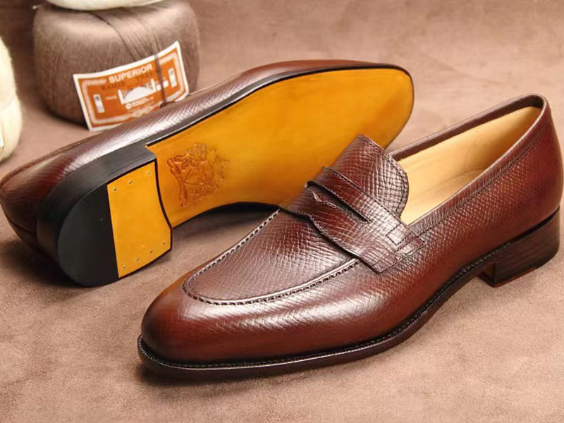 沉船皮製成Russian reindeer Loafers