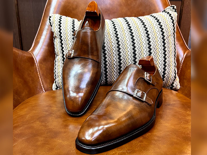 渲染褐色博物館皮Buckle Monk Shoes